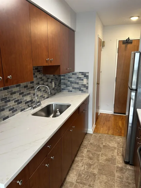 148 UNDERCLIFF AVE
