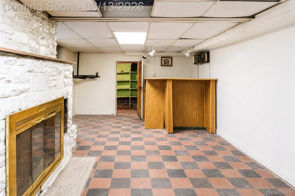 24362 Outer Drive Melvindale City, MI 48122