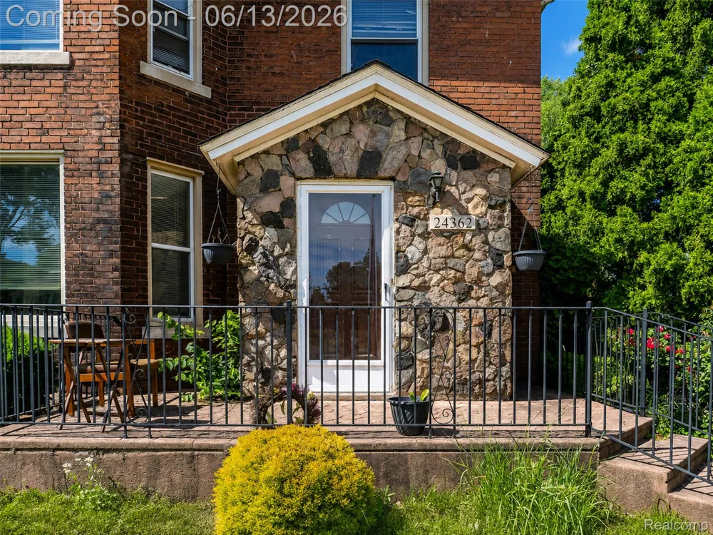 24362 Outer Drive Melvindale City, MI 48122