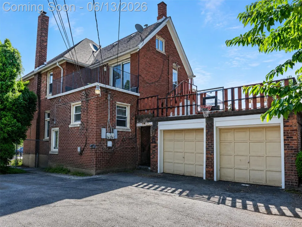 24362 Outer Drive Melvindale City, MI 48122