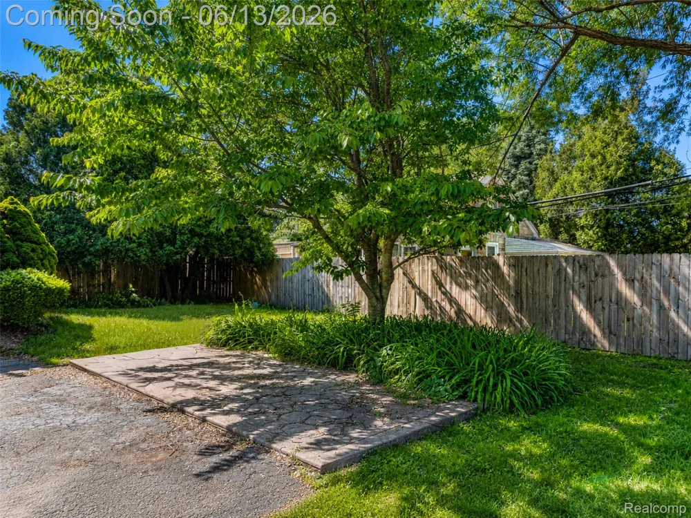24362 Outer Drive Melvindale City, MI 48122