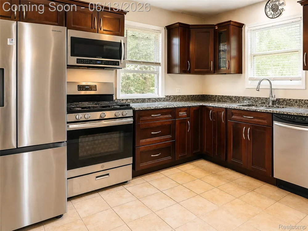 24362 Outer Drive Melvindale City, MI 48122