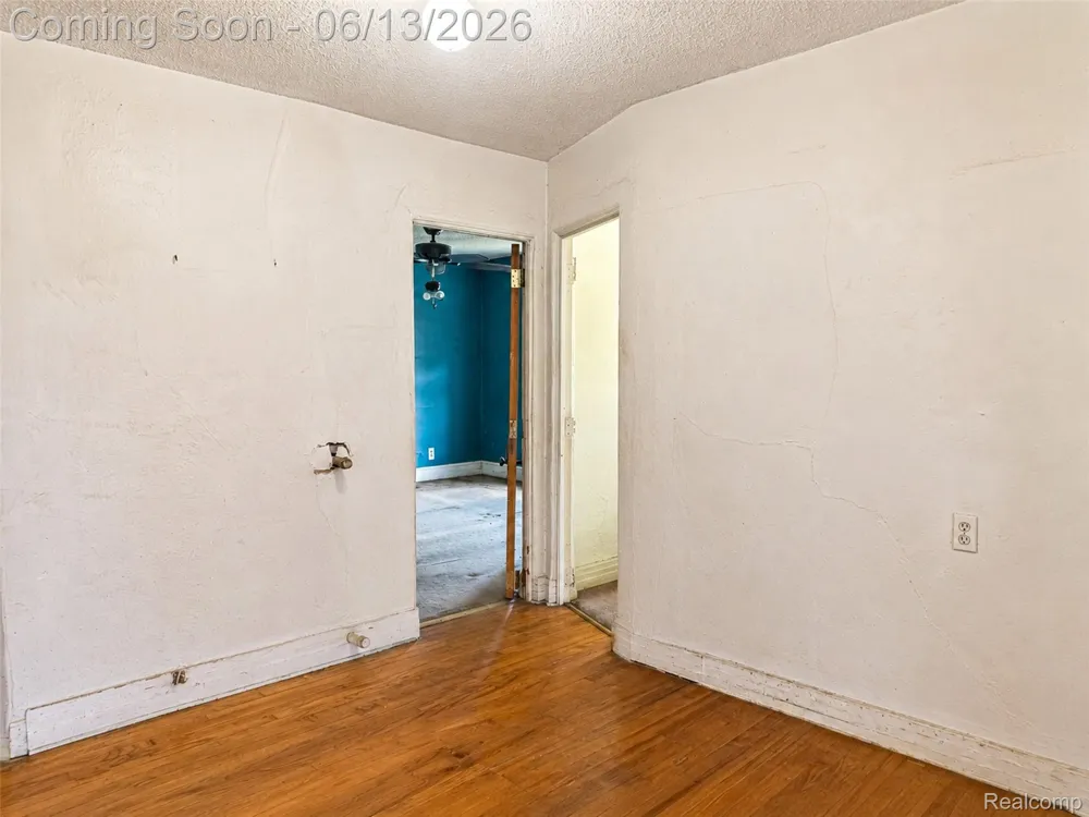 24362 Outer Drive Melvindale City, MI 48122