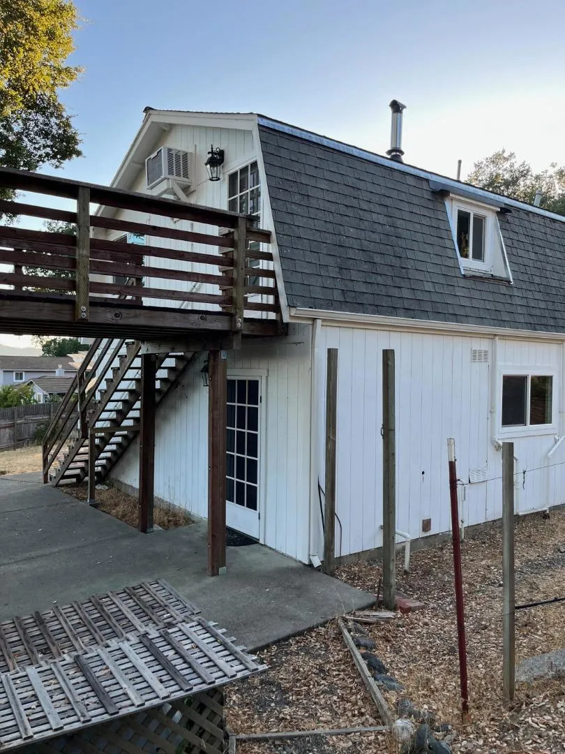 26824 Walnut Cloverdale, CA 95425
