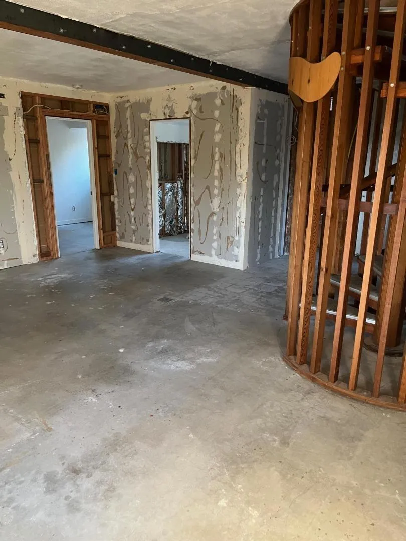 26824 Walnut Cloverdale, CA 95425