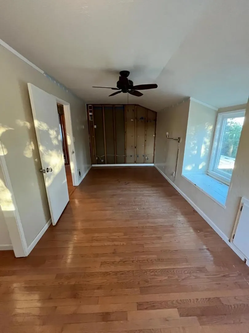 26824 Walnut Cloverdale, CA 95425