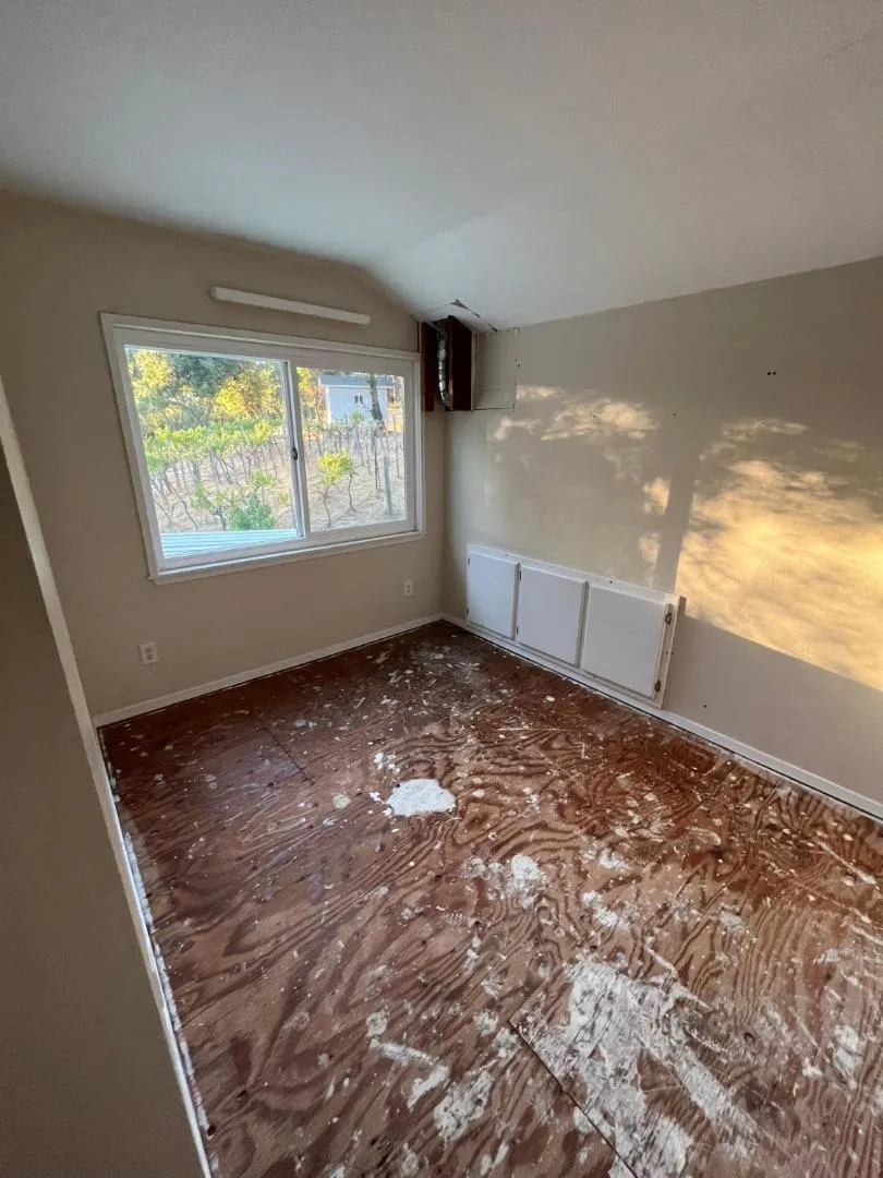 26824 Walnut Cloverdale, CA 95425