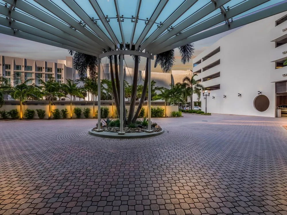 1255 GULFSTREAM AVENUE #1101 Sarasota, FL 34236