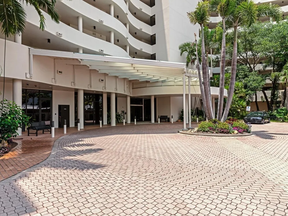 1255 GULFSTREAM AVENUE #1101 Sarasota, FL 34236