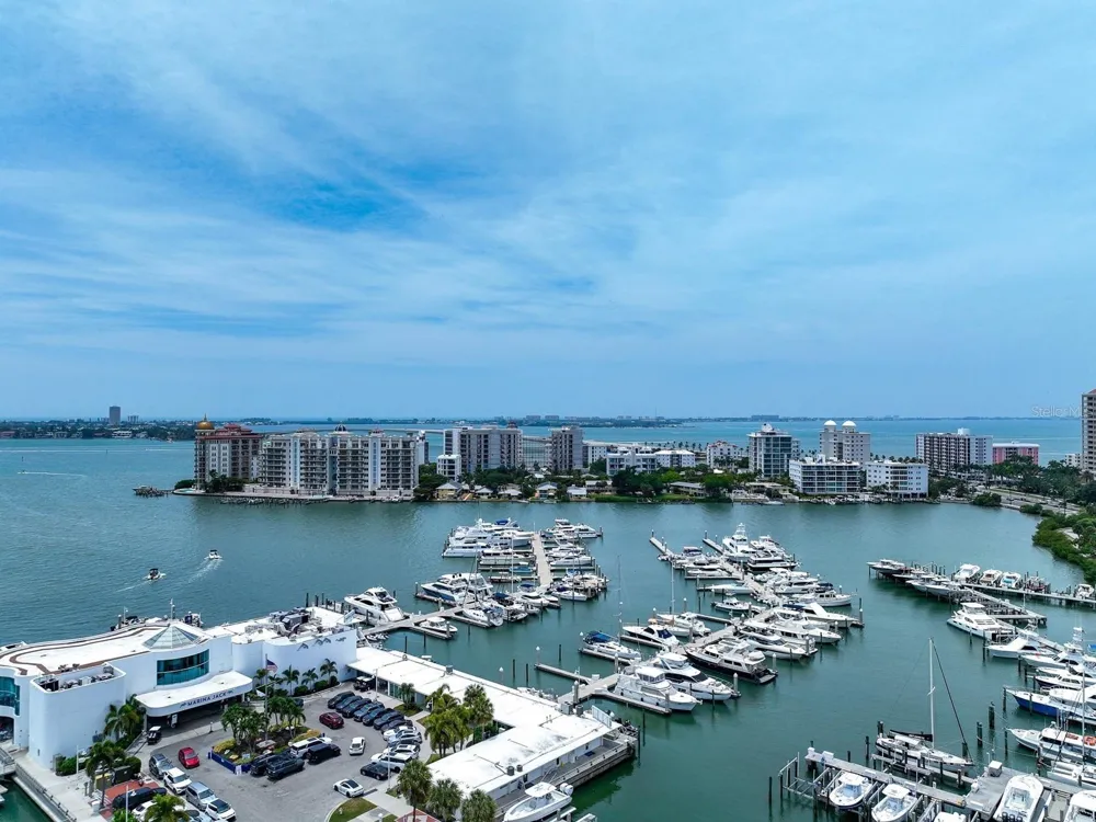 1255 GULFSTREAM AVENUE #1101 Sarasota, FL 34236
