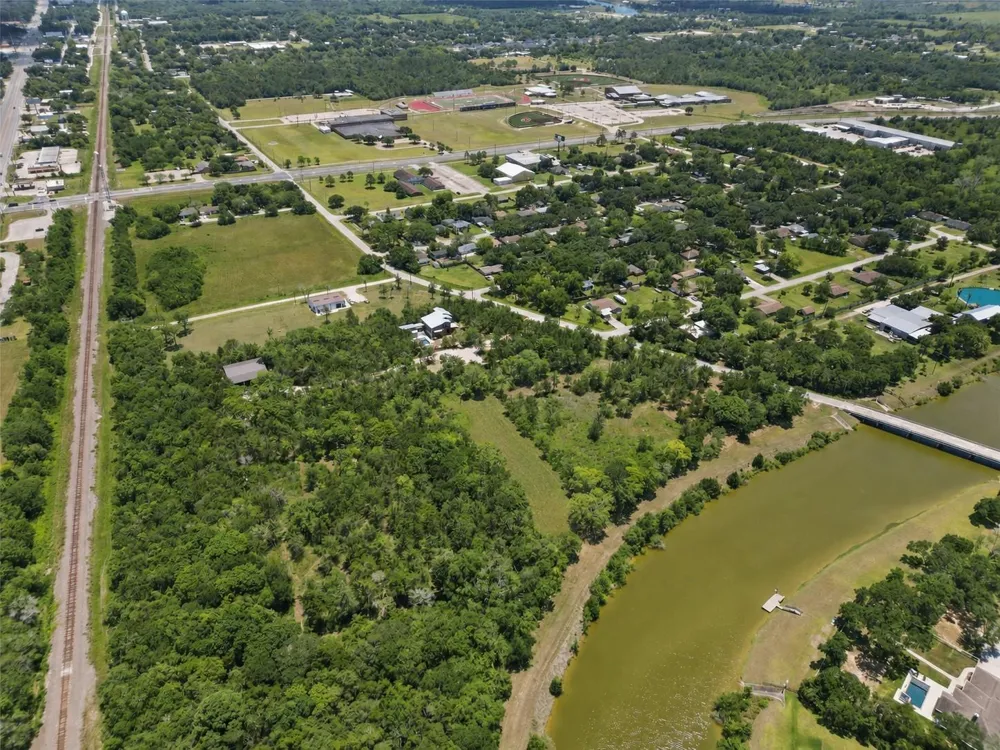 9204 Neville Road Hitchcock, TX 77563