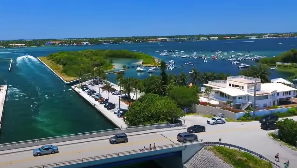 4030 S Ocean Boulevard Manalapan, FL 33462