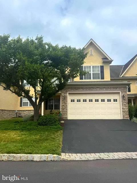 562 FARMDALE CIRCLE