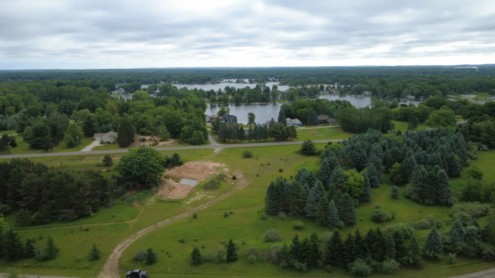 11651 Port Stewart Drive Canadian Lakes, MI 49346