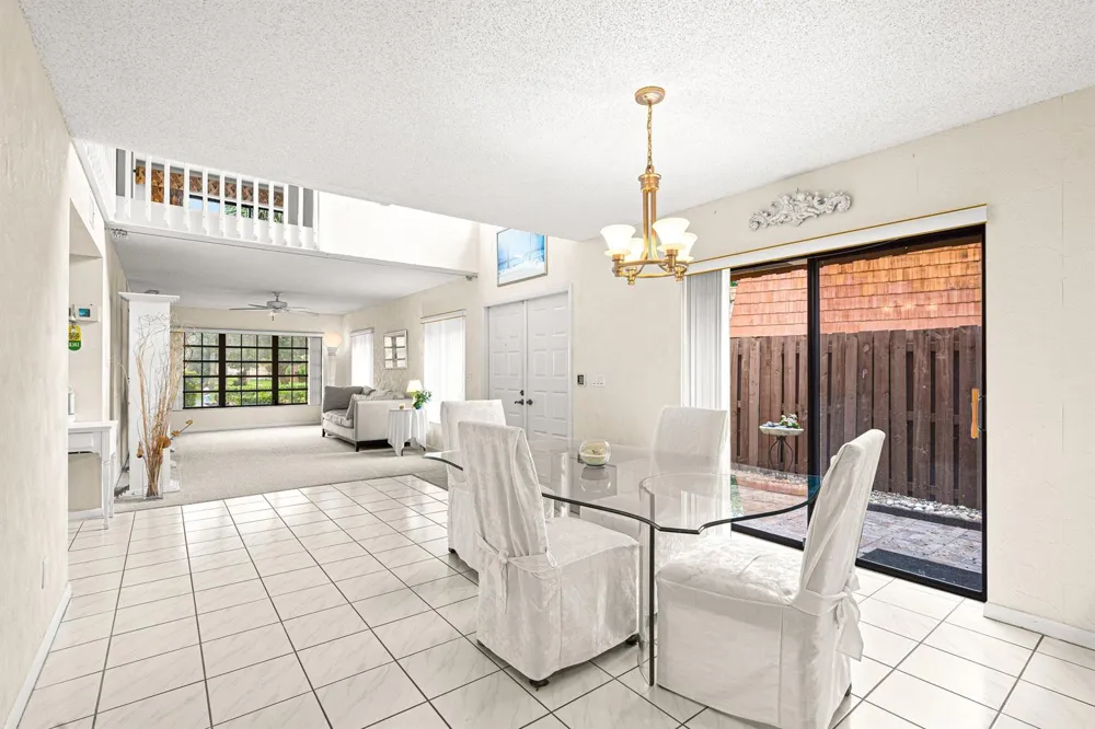 8321 S Coral Circle North Lauderdale, FL 33068
