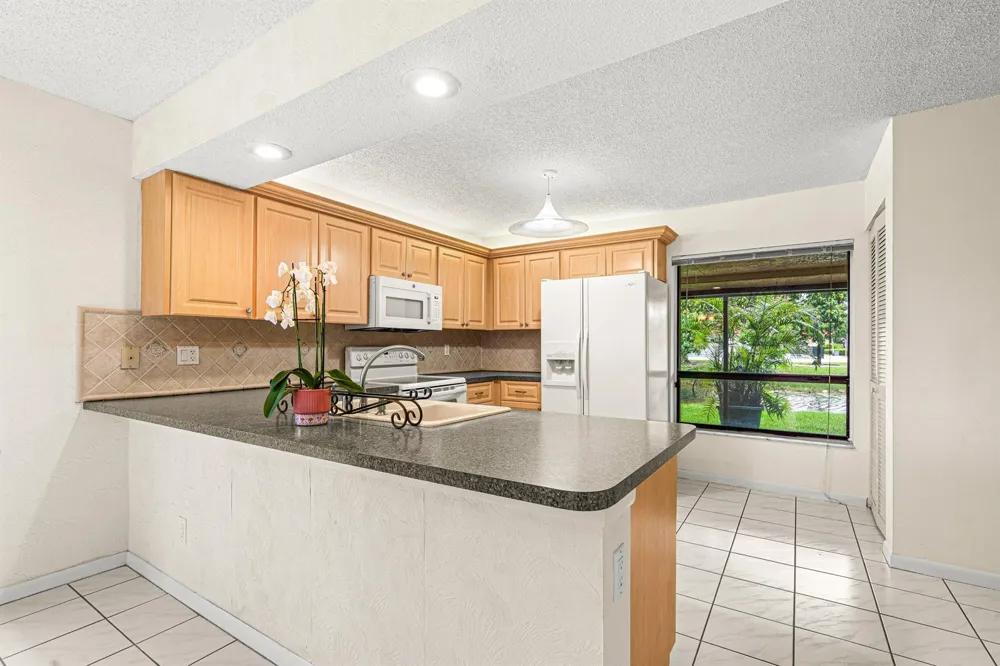 8321 S Coral Circle North Lauderdale, FL 33068