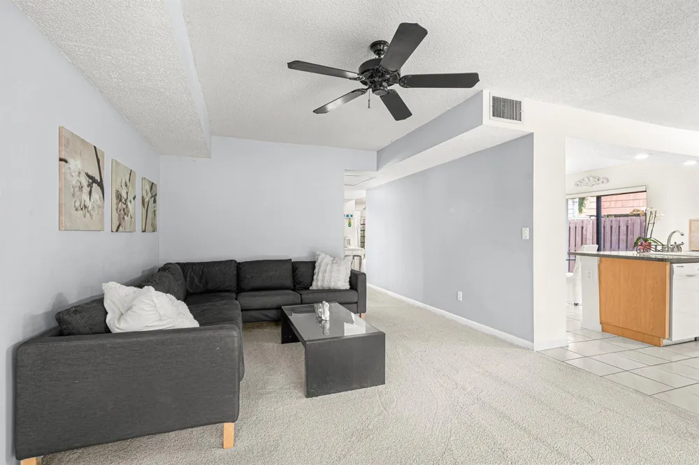 8321 S Coral Circle North Lauderdale, FL 33068