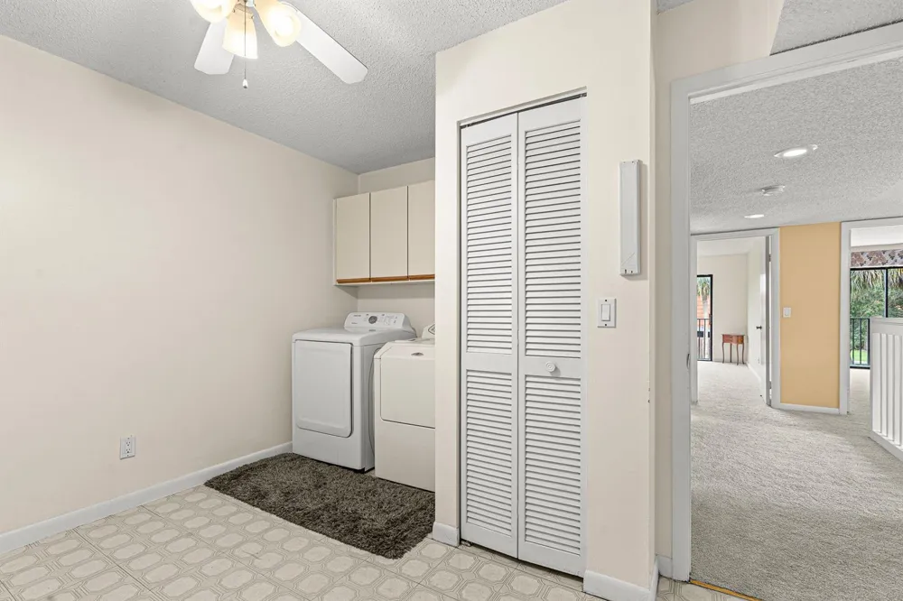 8321 S Coral Circle North Lauderdale, FL 33068
