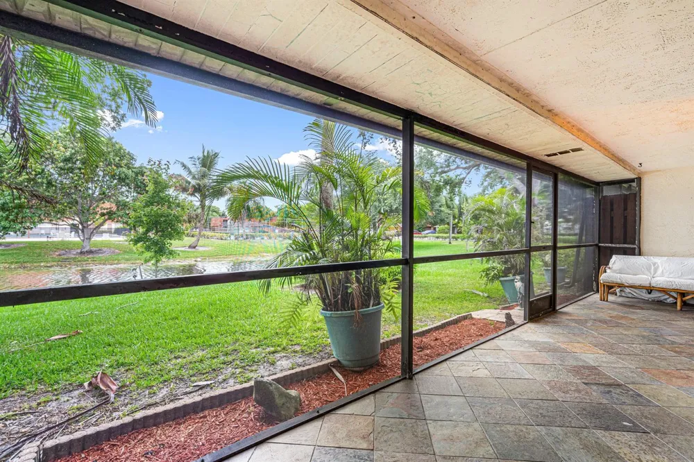 8321 S Coral Circle North Lauderdale, FL 33068