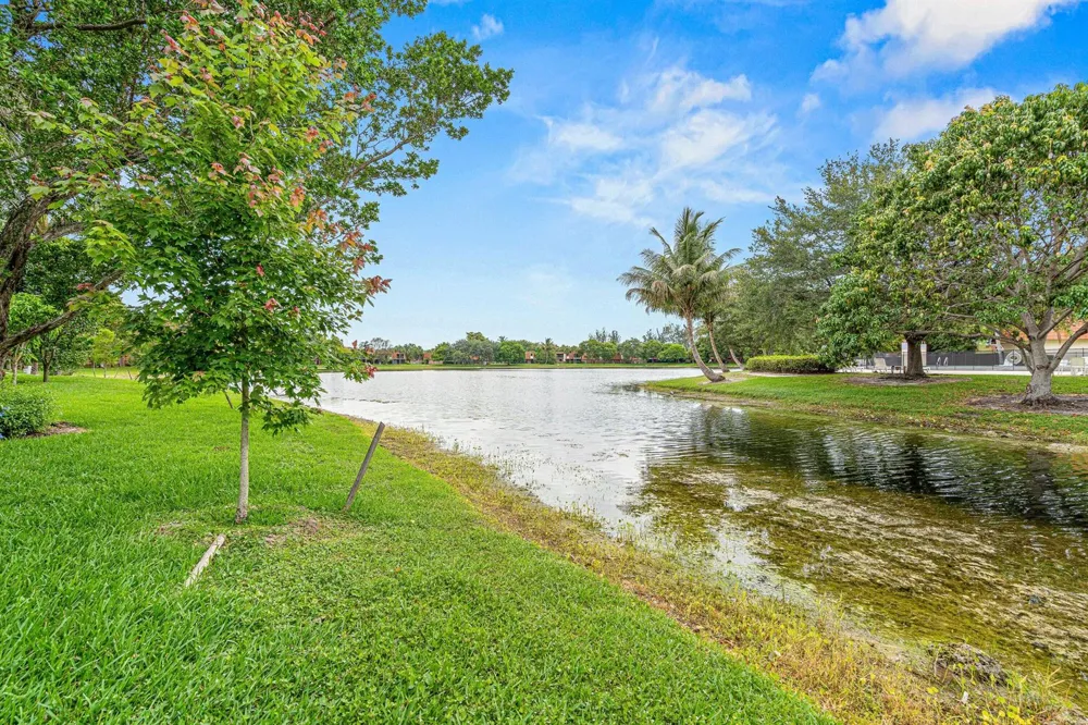 8321 S Coral Circle North Lauderdale, FL 33068