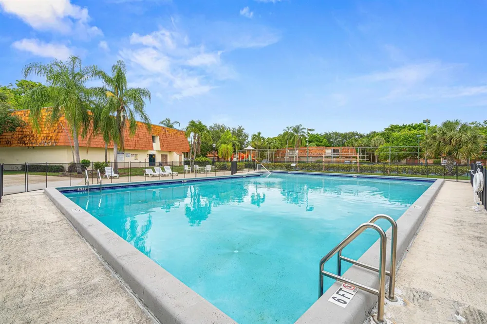 8321 S Coral Circle North Lauderdale, FL 33068