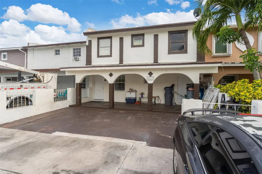 4522 NW 194th St Miami Gardens, FL 33055