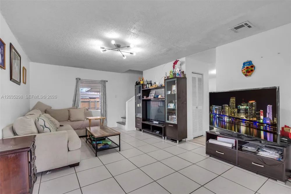 4522 NW 194th St Miami Gardens, FL 33055