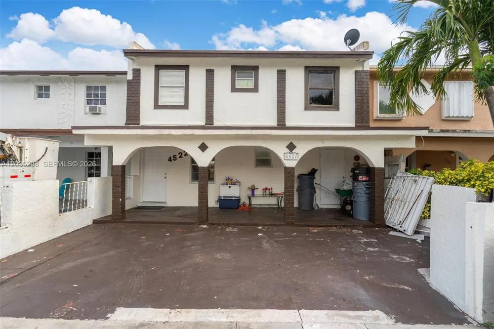 4522 NW 194th St Miami Gardens, FL 33055