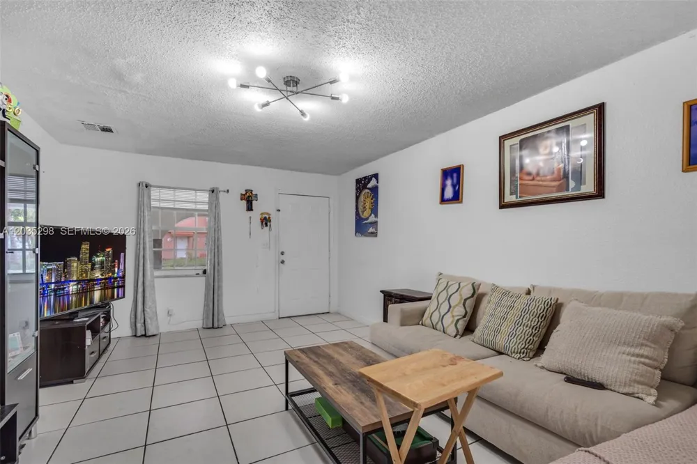 4522 NW 194th St Miami Gardens, FL 33055