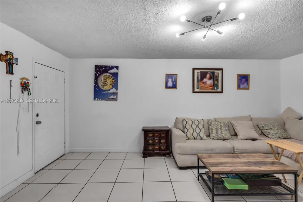 4522 NW 194th St Miami Gardens, FL 33055