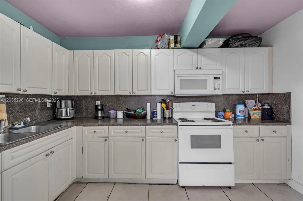 4522 NW 194th St Miami Gardens, FL 33055