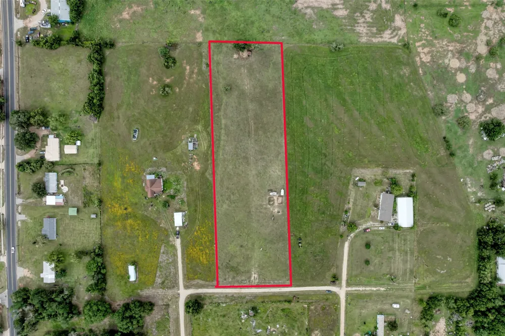 921 9th Street Lexington, TX 78947