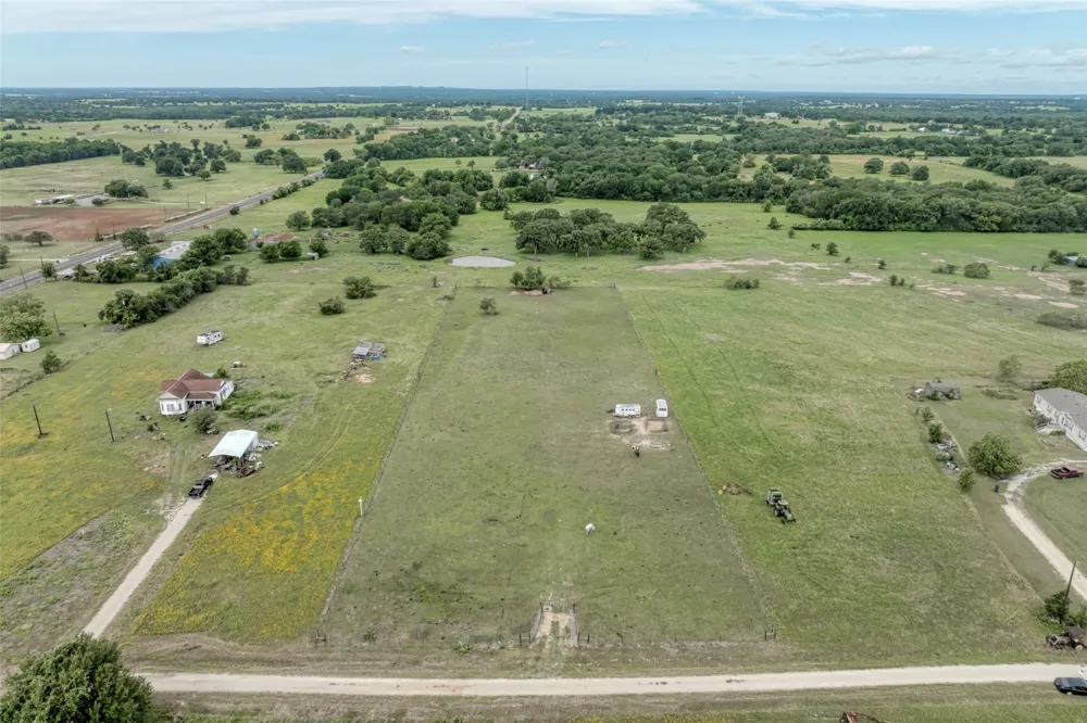 921 9th Street Lexington, TX 78947