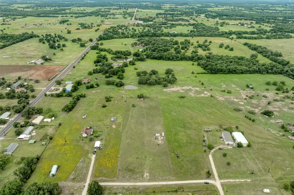 921 9th Street Lexington, TX 78947