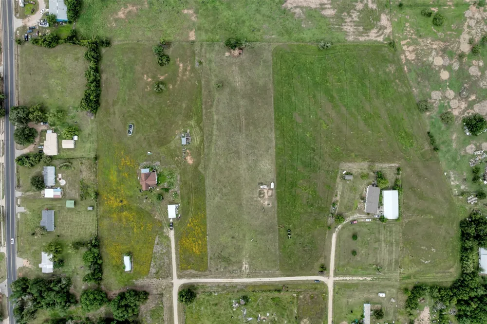 921 9th Street Lexington, TX 78947