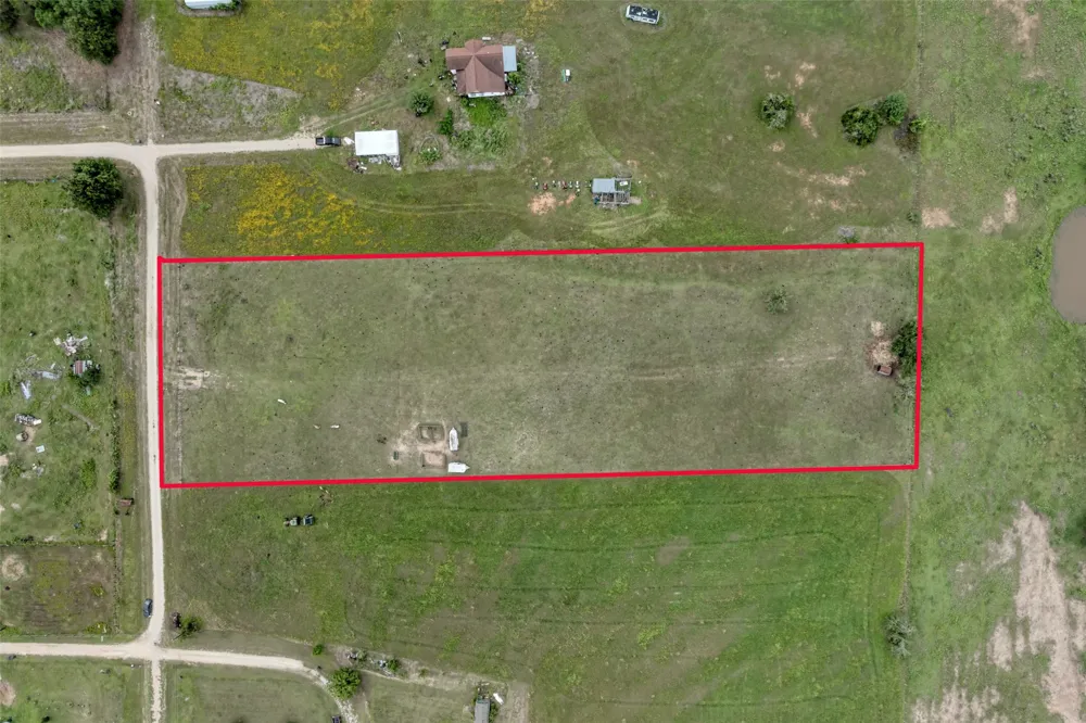 921 9th Street Lexington, TX 78947