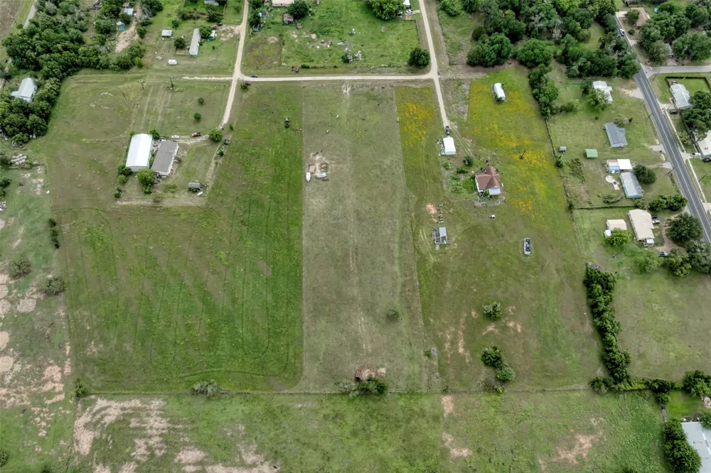 921 9th Street Lexington, TX 78947