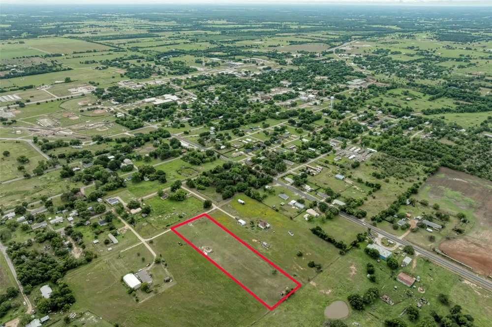 921 9th Street Lexington, TX 78947