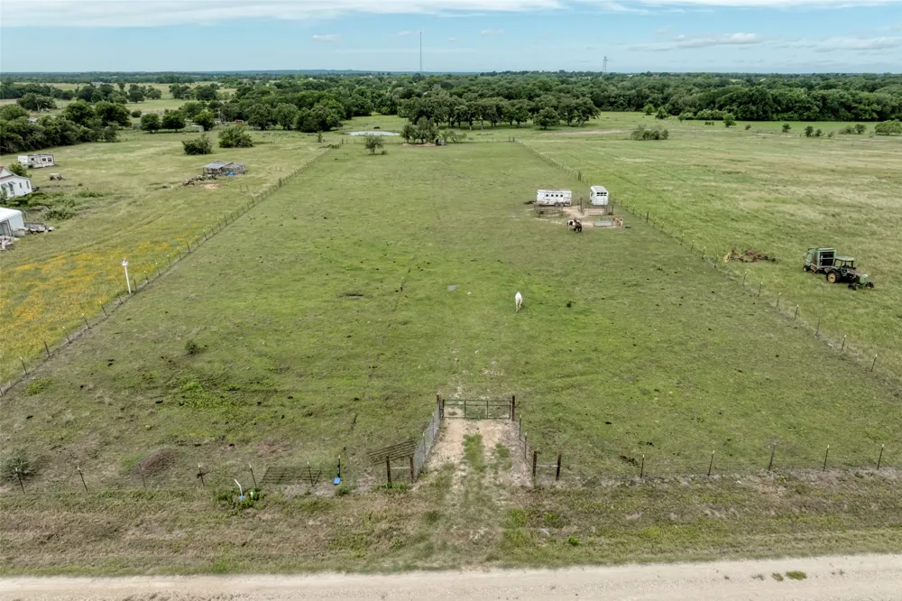 921 9th Street Lexington, TX 78947