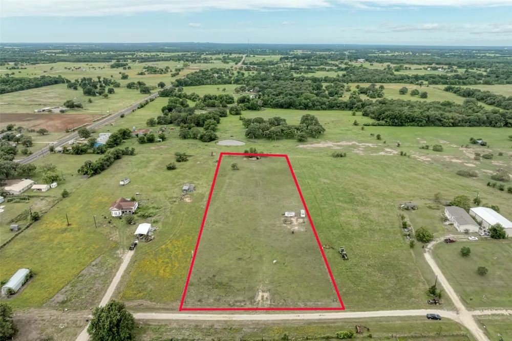 921 9th Street Lexington, TX 78947