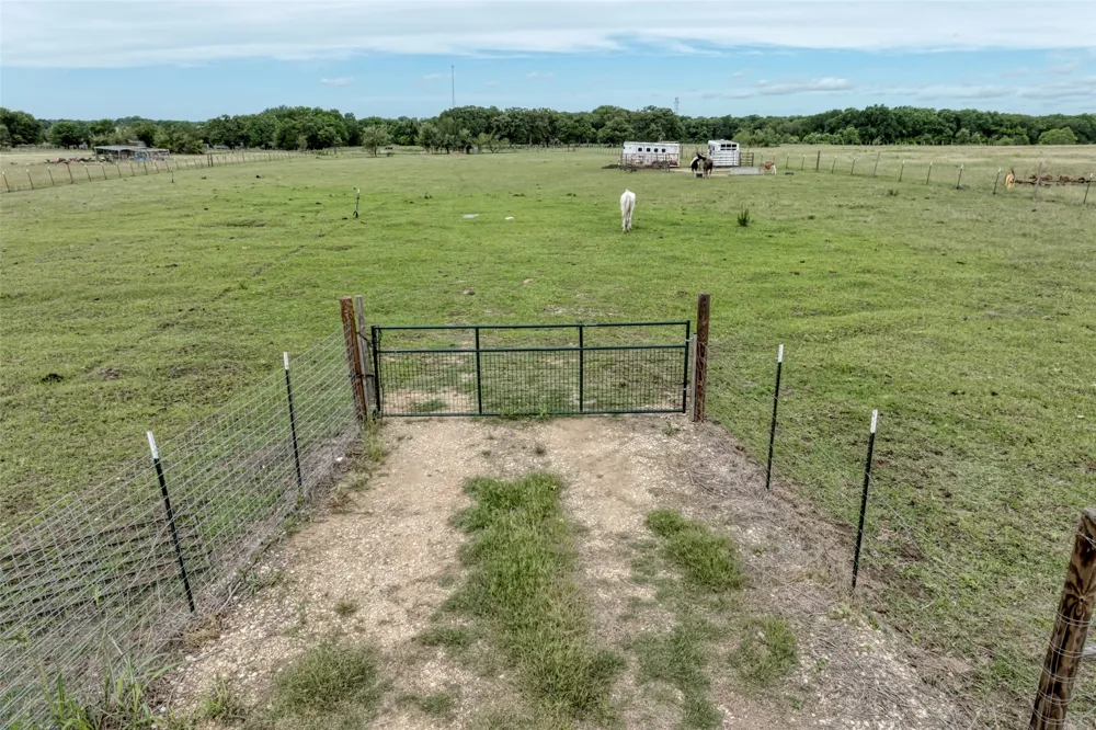 921 9th Street Lexington, TX 78947