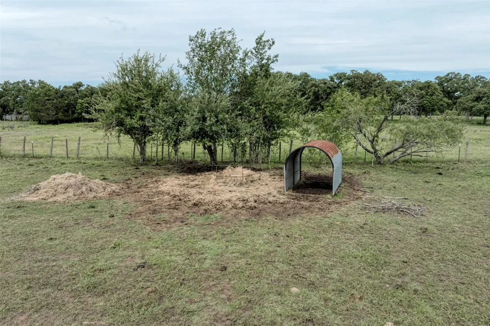 921 9th Street Lexington, TX 78947