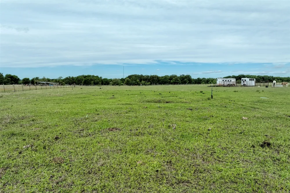 921 9th Street Lexington, TX 78947