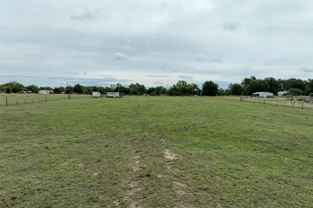 921 9th Street Lexington, TX 78947