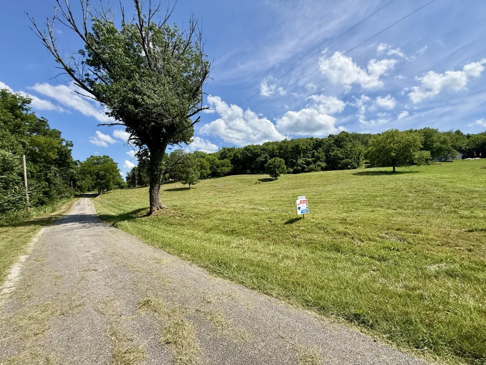 40 Mahan Lane Elmwood, TN 38560