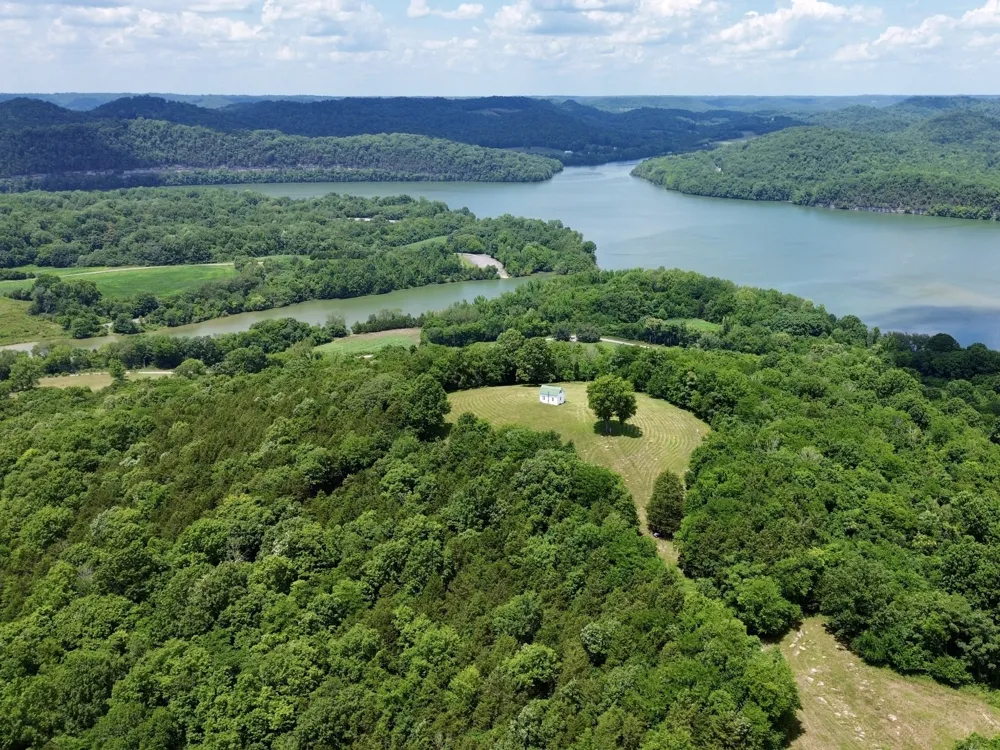 40 Mahan Lane Elmwood, TN 38560