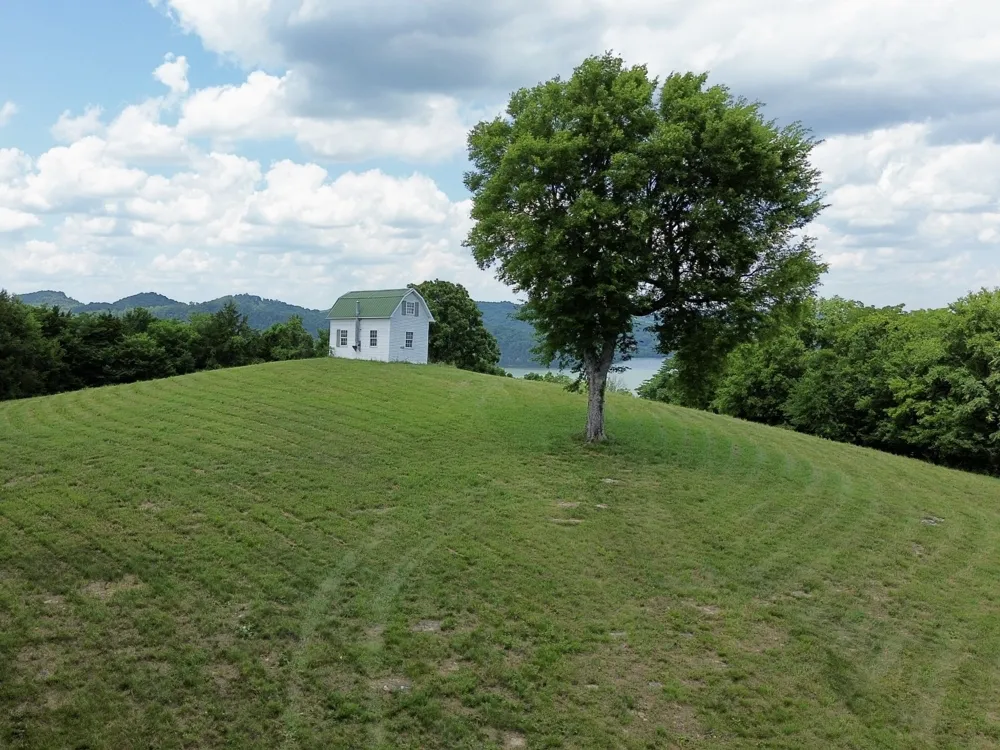 40 Mahan Lane Elmwood, TN 38560