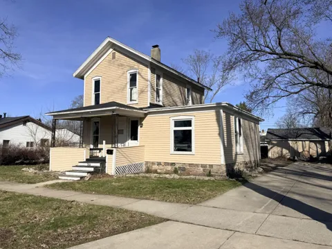 711 Maple Street