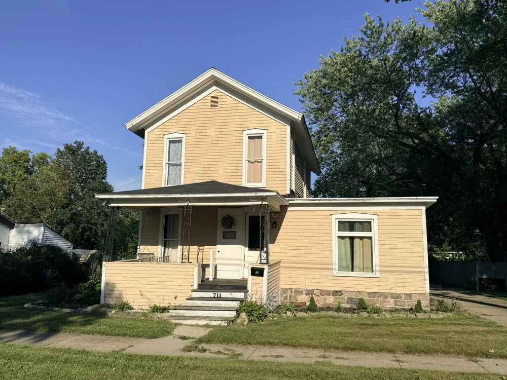 711 Maple Street Three Rivers, MI 49093