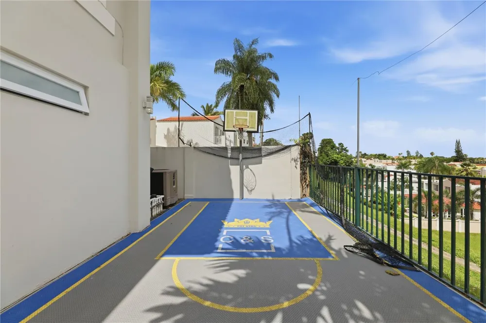 97 CALLE PITIRRE MONTEHIEDRAS San Juan, PR 00926